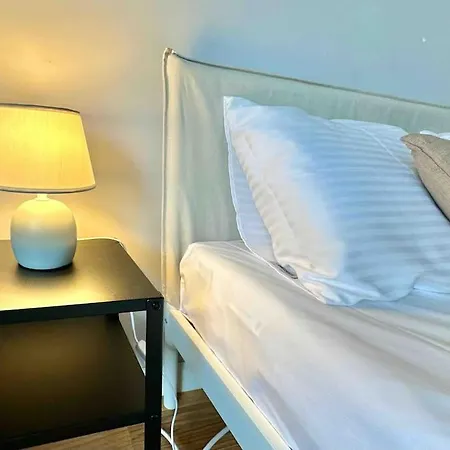 Wola Sowinskiego - Salon, Sypialnia, Balkon, Parking Varšava